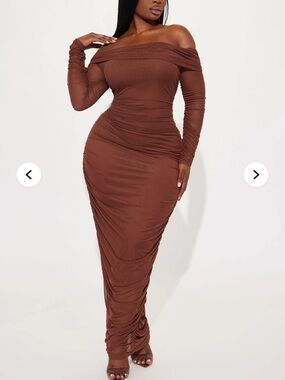 Off-Shoulder Long Sleeve Ruched Maxi Dress - Brown